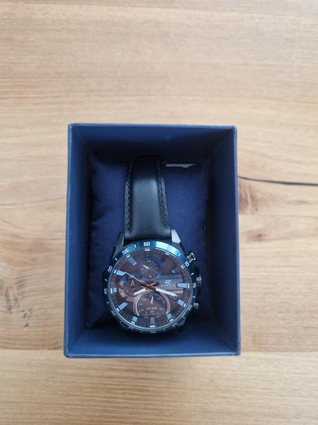 Solarne hodinky casio edifice, casio