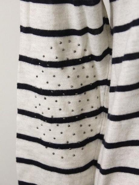 -biely prúžkovaný pulóver cache cache veľ. s, s