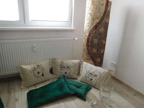 Vankúše v prírodnej farbe+zelené smaragdové, 