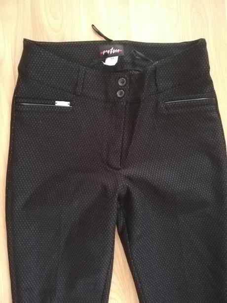 Nohavice so vzorom, 38