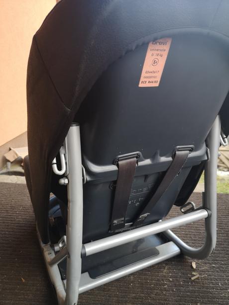 Darujem polohovateľnu autosedačku, 