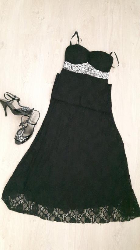 Krasne cierne saty, 38