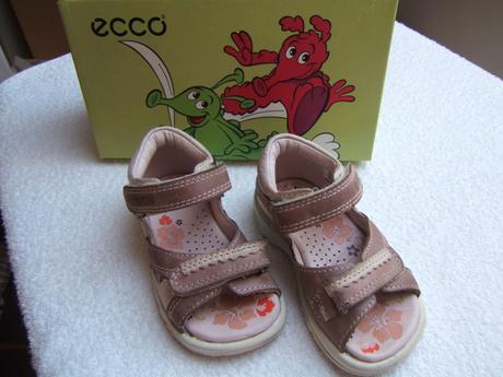 Sandálky, ecco,21