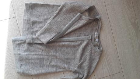 Svetrik,cena z post., 110