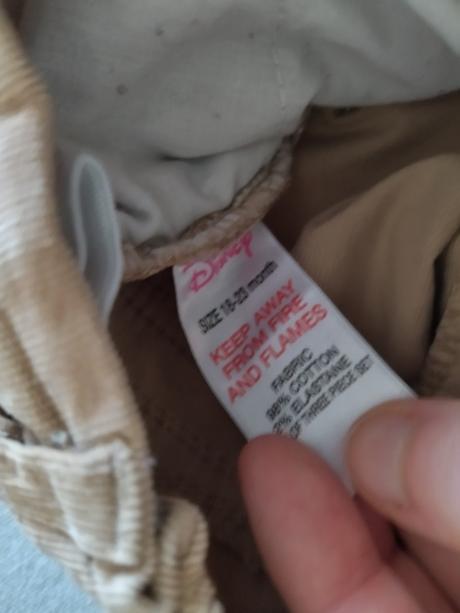 Hrubšie menčestrové kraťasky, disney,92