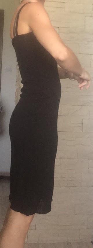 Nenosené "malé čierne", xs