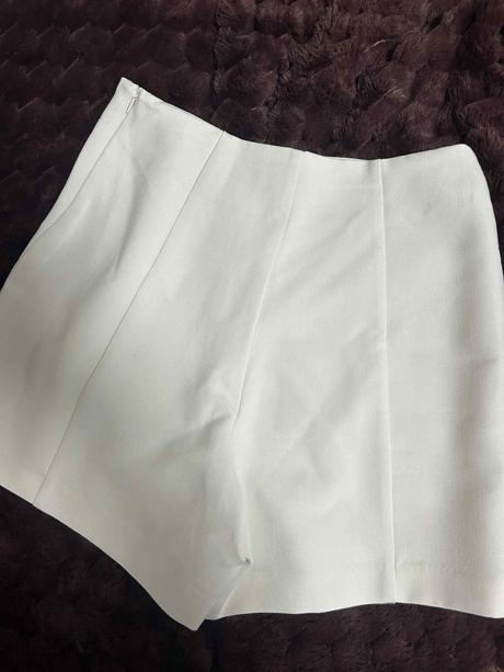 Nový biely skort veľkosť s, s