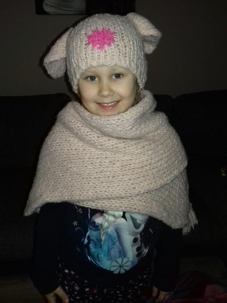 Šál a čiapka v jednom zn.river island, 