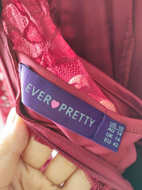 Spolocenske saty, 42