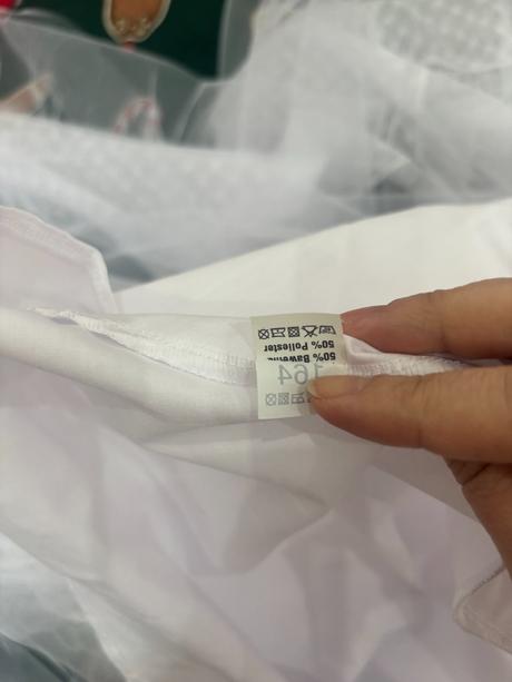 Slavnostne saty, 146