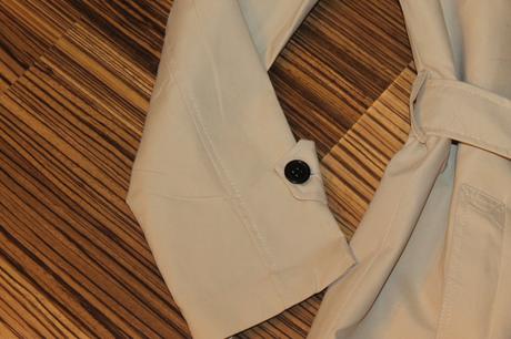 Trench coat loch v. s, s