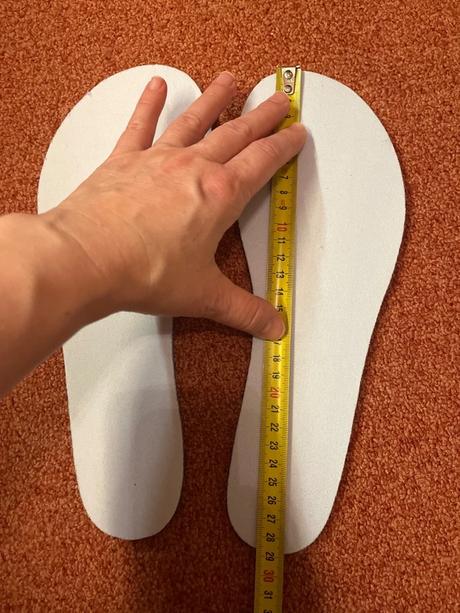 Barefoot poltopanky, 45