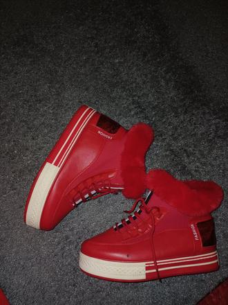 Damske oteplene tenisky 40/41, 41