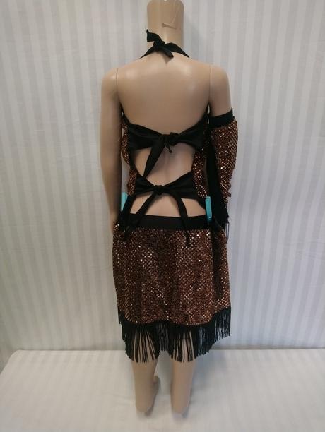Kostým latino čierno zlaté šaty strapce a flitre,