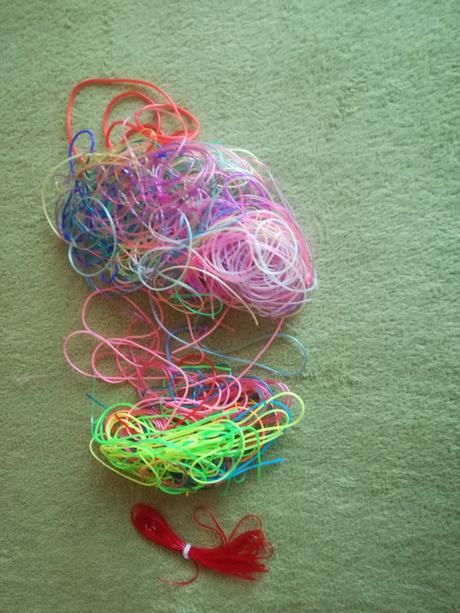 Retro odznaky a drobné hračky, darčeky k nákupu., 