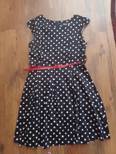 Bodkované šaty, 44