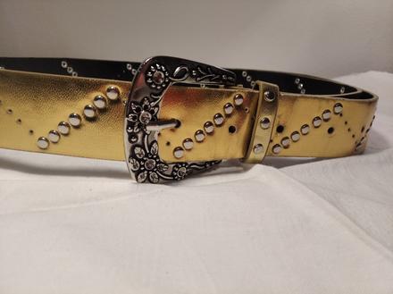 Zlatý opasok, atmosphere