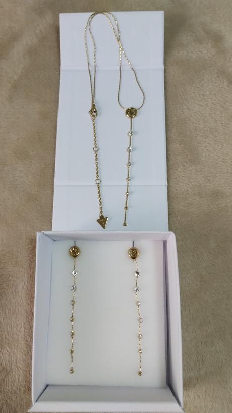 Náušnice visiace a náhrdelník- chirurgická oceľ, guess