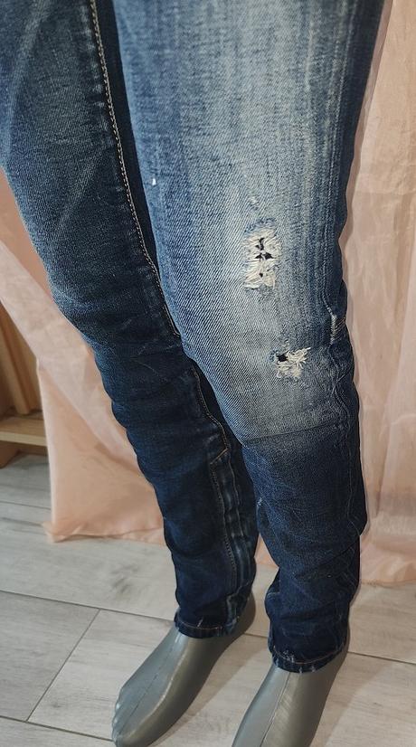 Krásne džínsy dsquared2 38, 38