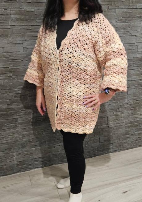 Predám handmade hačkované pončo - krémová, <50