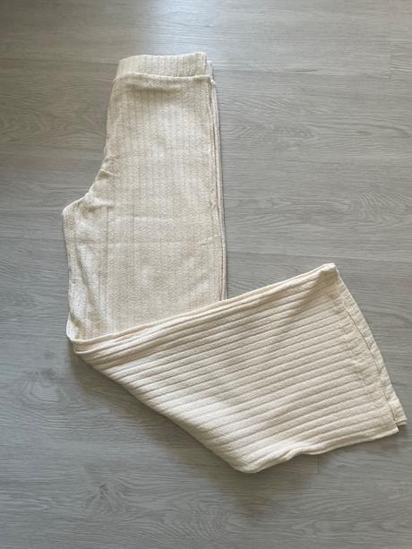 Krémové elasticke nohavice., h&m,m