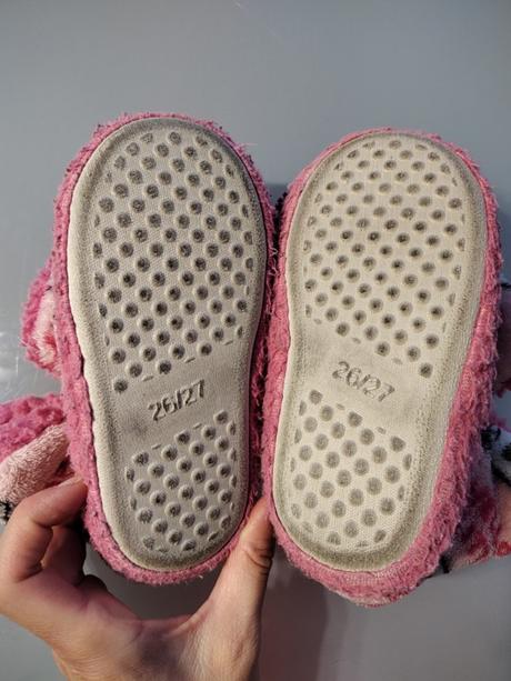 Teplé papuče hello kitty, 27