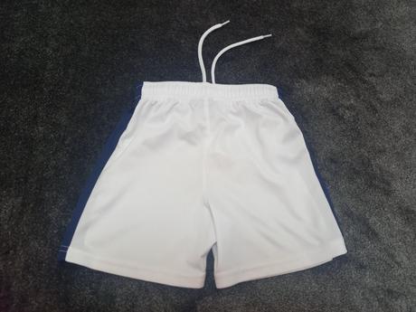 Kratke gate aj na futbal v.122, 122