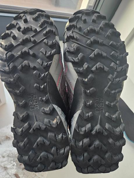 Turistické tenisky, 38