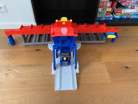 Labkova patrola garaz, 