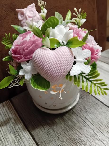 Mydlová kytička v keramike, 