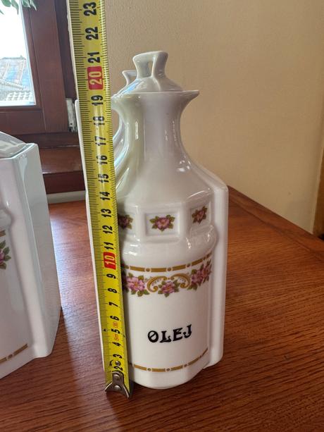 Karlovarský porcelán olej,ocot, cukor, 