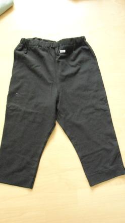 Cierne 3/4-ove nohavice, 140