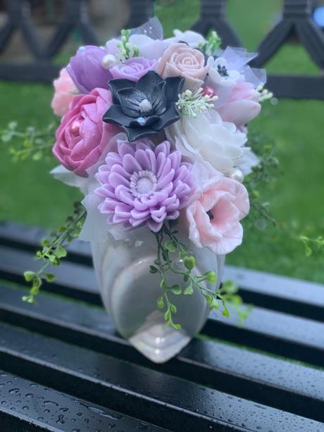 Mydlova kytica v mušli keramika, 