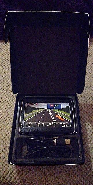 Gps navigacia tom tom go 825 live europe, 