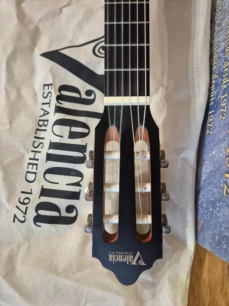 Gitara valencia, 