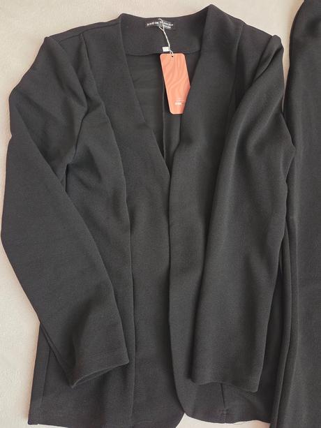 Nohavicovy komplet, m