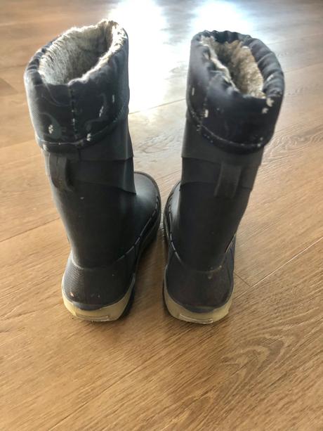 Gumaky svetielkujuce, 26