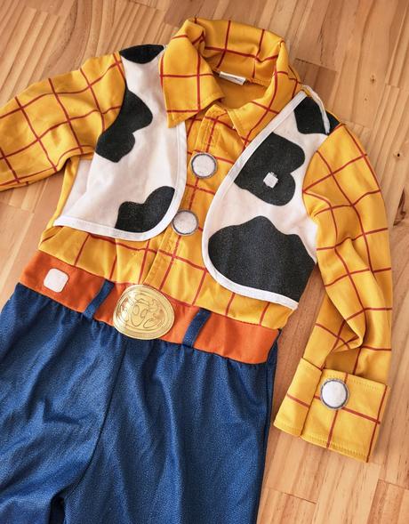 Kostým toy story na 3-4 roky,
