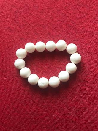 Náramok - priemer koralky cca 1 cm,