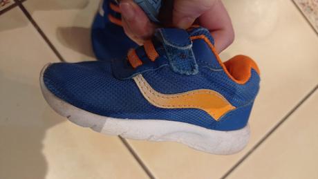 Ľahučké tenisky 21, 21