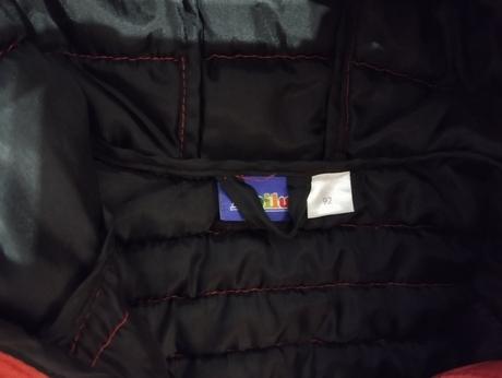 Červená bunda, lupilu,92