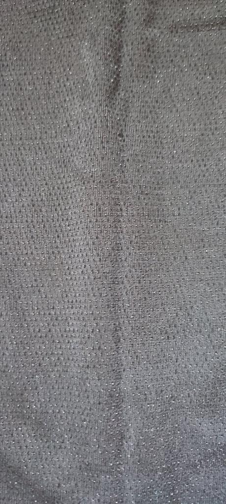 Ligotavé čierne šaty, 36