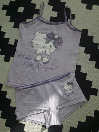 Nadherny malo pouzivany kompletik na 6-8r., sanrio,128