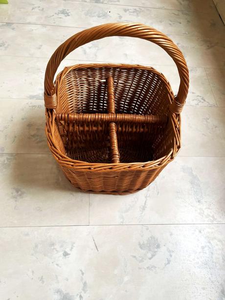 Piknikový kôš na záhradnú párty,