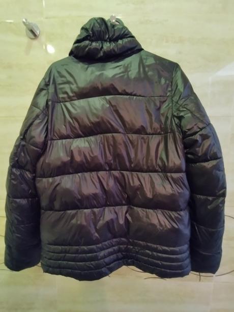 Vetrovka, new yorker,36