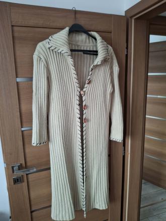 Dlhý dámsky sveter velkosť m, m