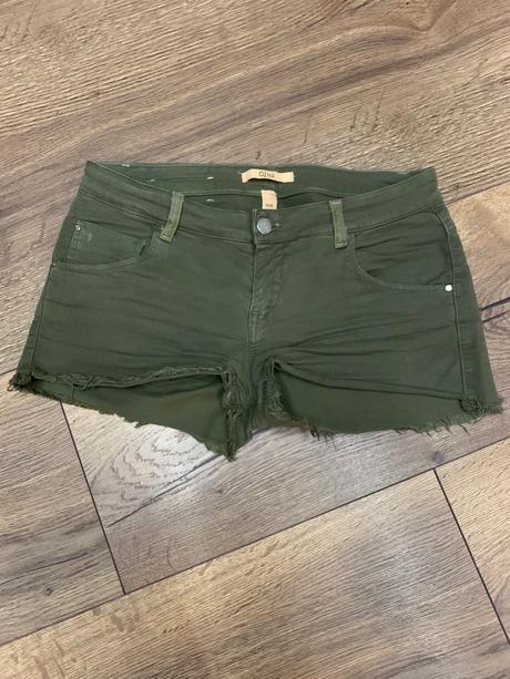 Šortky  gaudi, gaudi,s