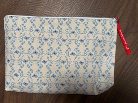 Kozmetická taštička elisabeth arden, 