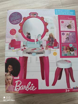 Barbie štúdio krásy,