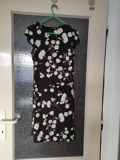 Čierne kvetované šaty, f&f,xs